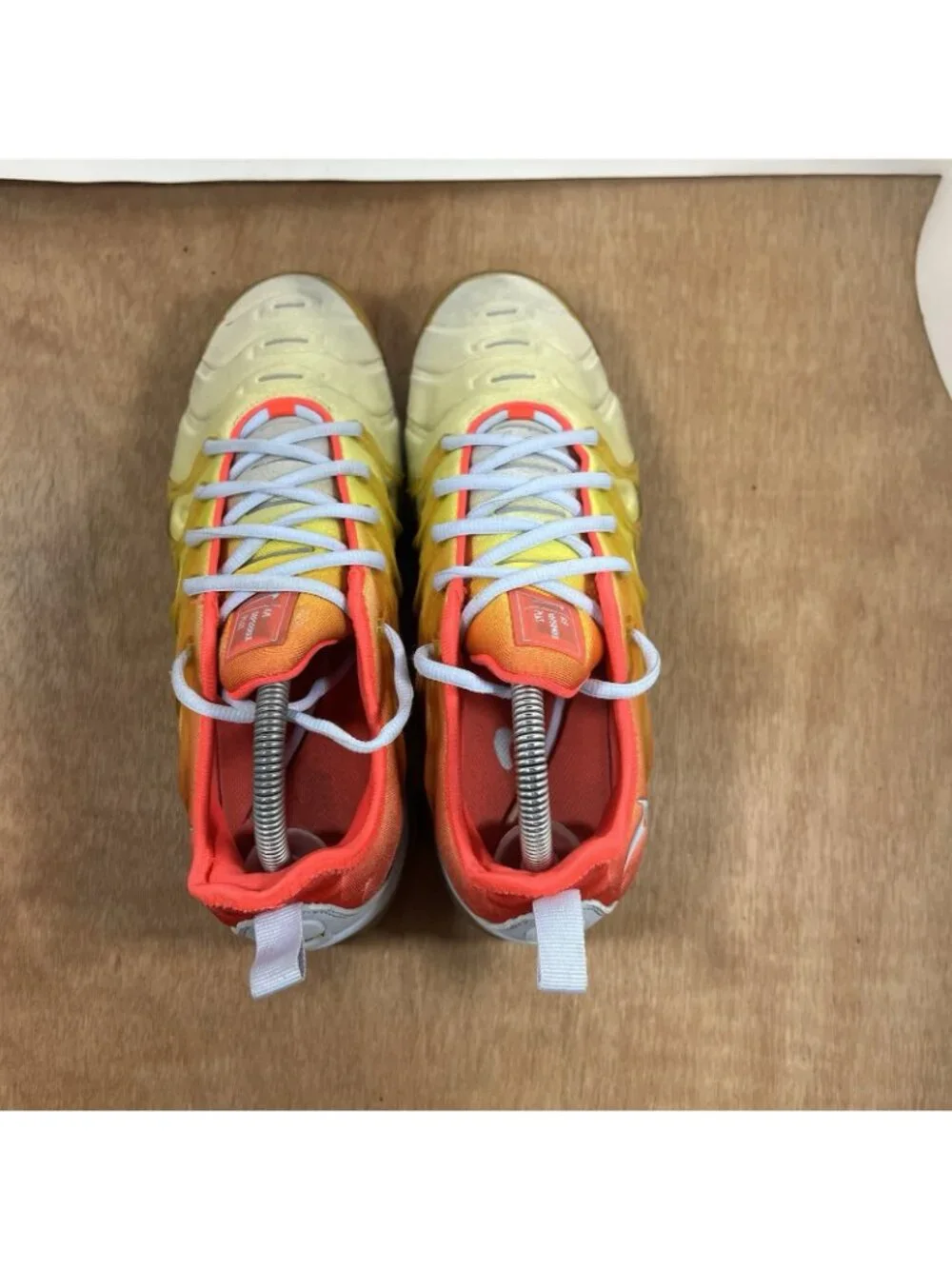 Nike Air VaporMax Plus Womens Size 9 Running Shoes Sneakers Sunrise CW5593-400